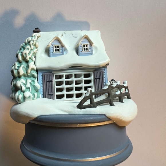 Hallmark Keepsake Ornament White Christmas - Picture 9 of 13